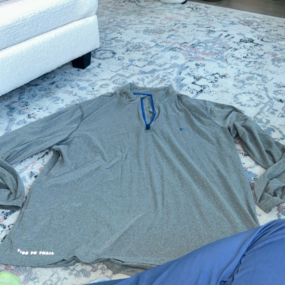 Southern Tide pull over size XL